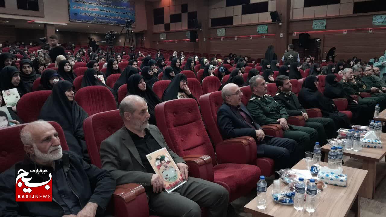 مقاومت و ولایت‌مداری میراث جاودان شهدا است