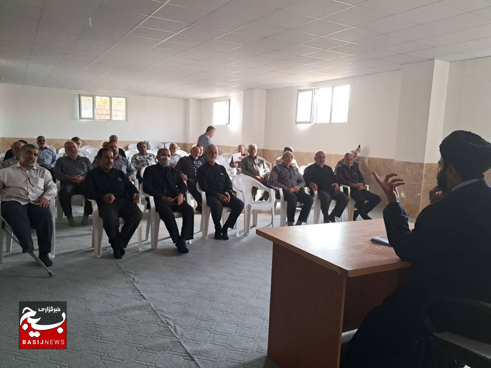تجلیل از گنجینه‌های جهاد و خدمت؛ دیدار حجت الاسلام ویسی با پیشکسوتان بسیج مسجدسلیمان