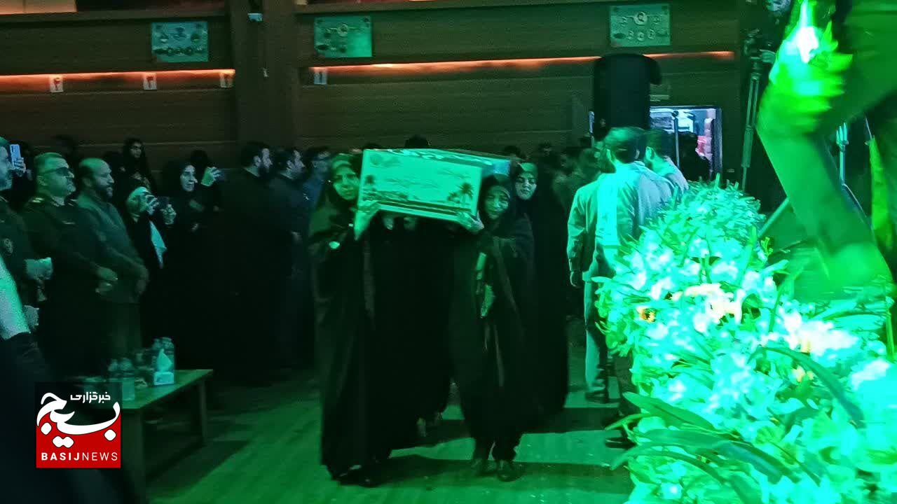 استقبال باشکوه از شهدای گمنام در نهمین اجلاسیه عقیلهالنساء در رشت استقبال باشکوه از شهدای گمنام در نهمین اجلاسیه عقیلهالنساء در رشت