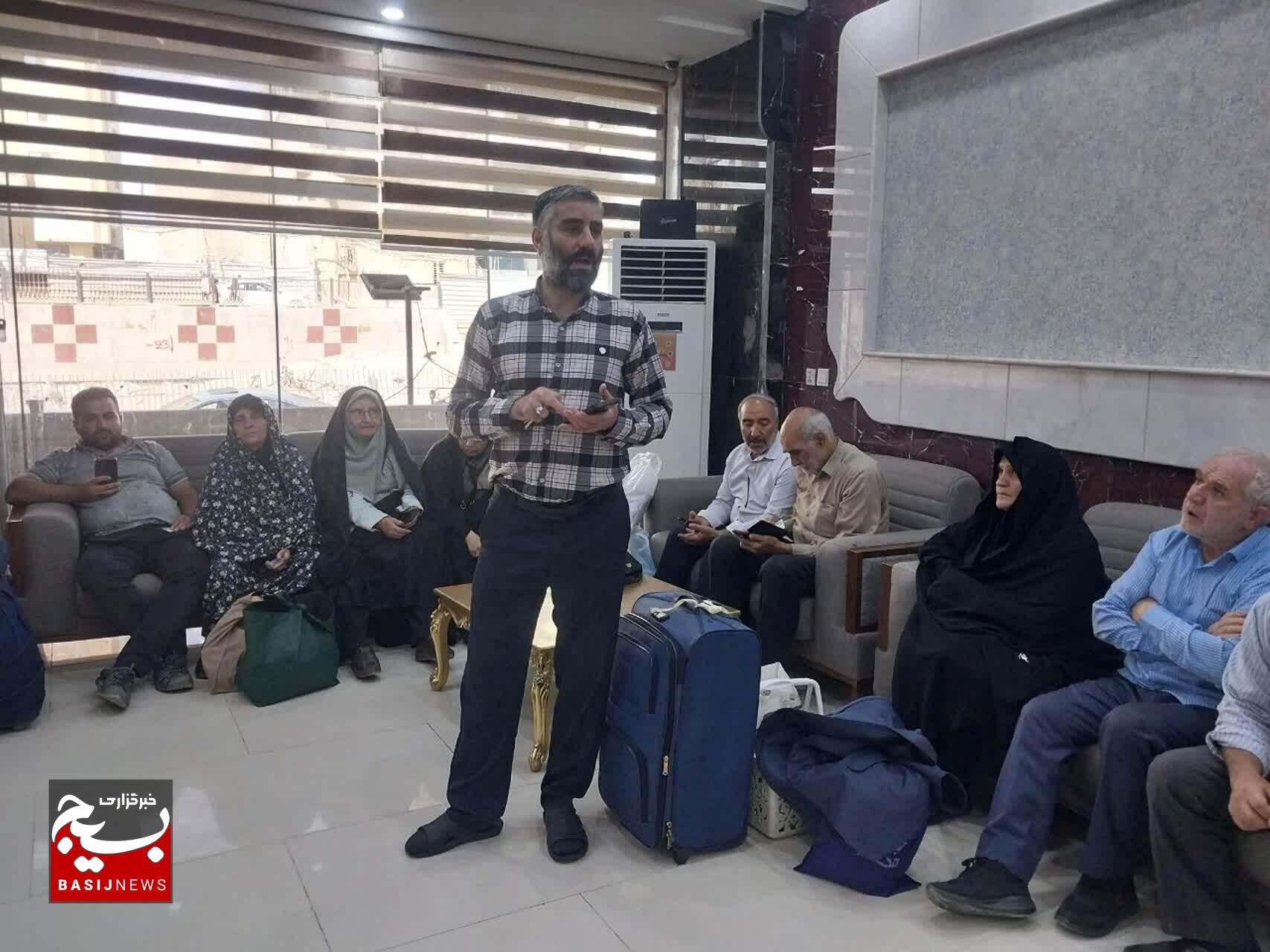 برگزاری ۴۰۰ کارگاه آموزشی در هتل‌های نجف توسط مدیر ایرانی برای زائرین/ برنامه‌هایی که برای اولین بار در تاریخ حج و زیارت اجرا شد