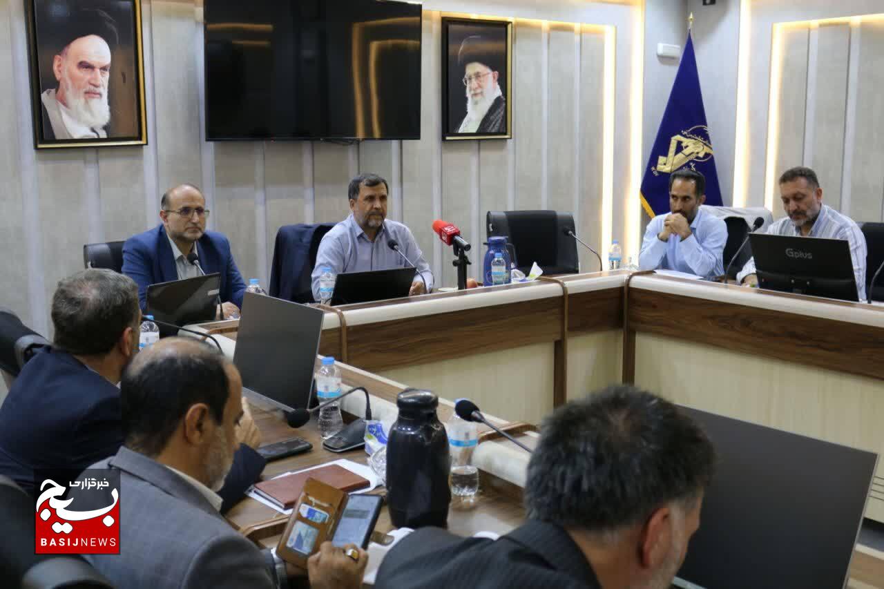 جامعه عشایری ایران حقیقتا جامعه‌ای تلاشگر و مَرد میدان است و خالصانه و صمیمی، هر آنچه داشته را پای کار انقلاب آورده است