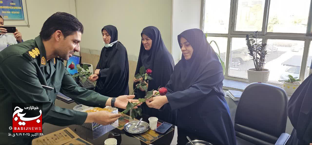 تجلیل از پرستاران بیمارستان حضرت فاطمه الزهرا (س) به مناسبت روز پرستار