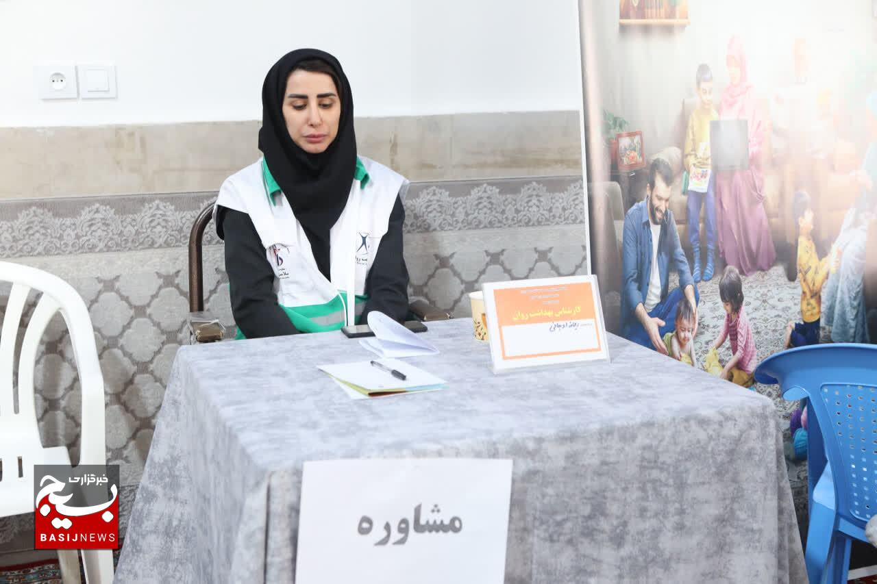 آیین افتتاحیه رزمایش سراسری کارزار خدمت در محله کرامت آلارد واقع در پرندک شهرستان رباط کریم