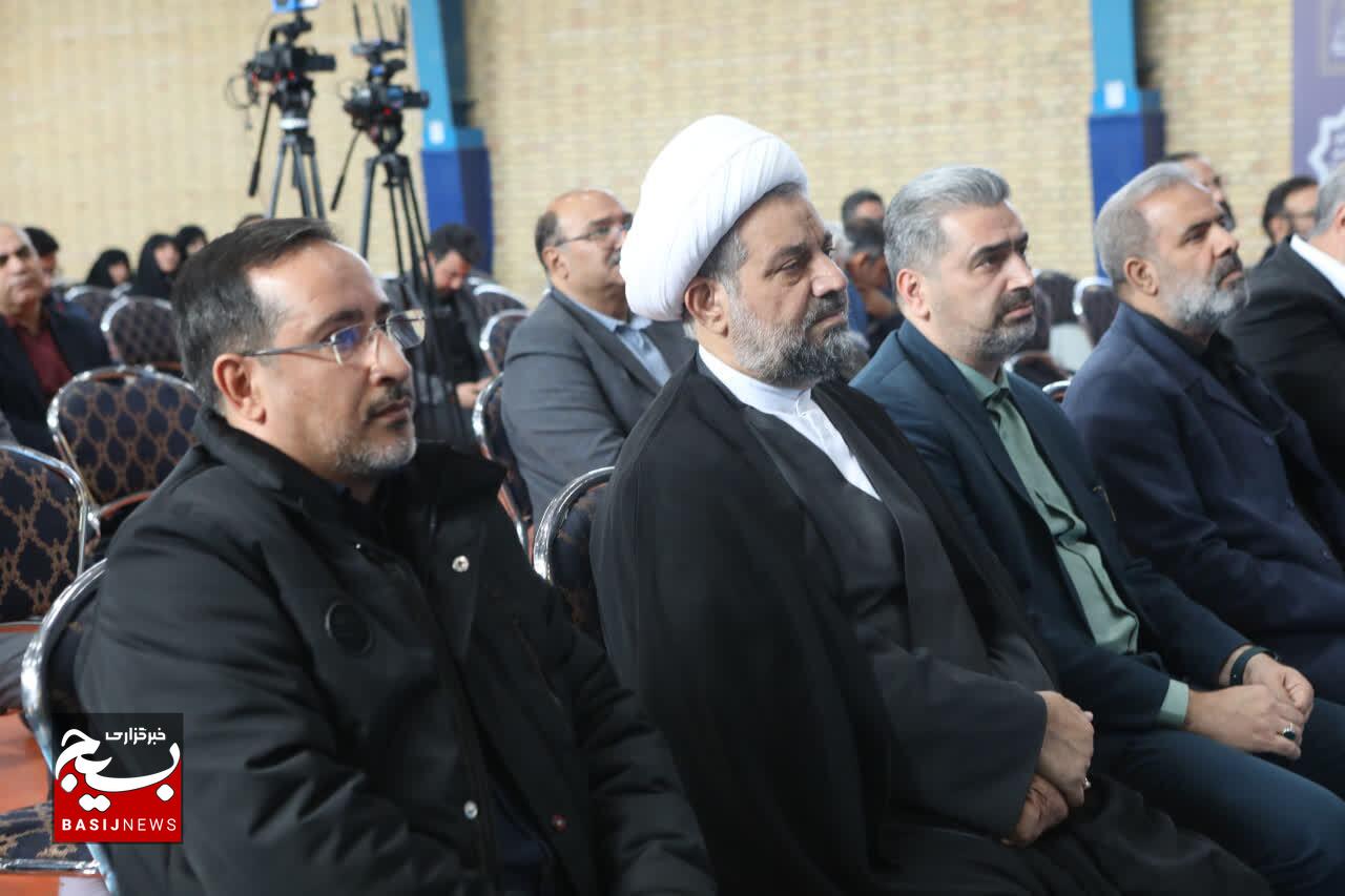 آیین افتتاحیه رزمایش سراسری کارزار خدمت در محله کرامت آلارد واقع در پرندک شهرستان رباط کریم