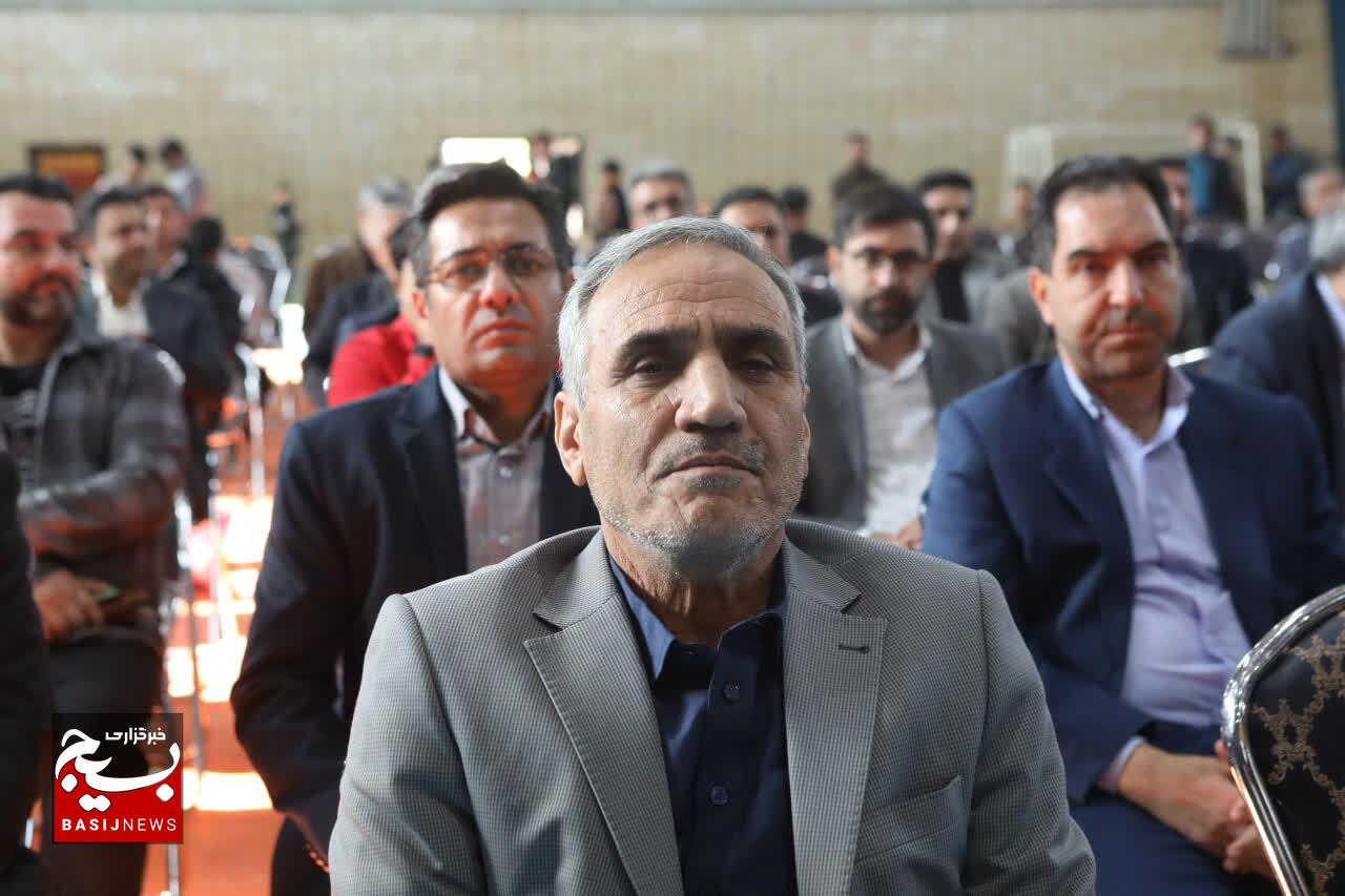 آیین افتتاحیه رزمایش سراسری کارزار خدمت در محله کرامت آلارد واقع در پرندک شهرستان رباط کریم
