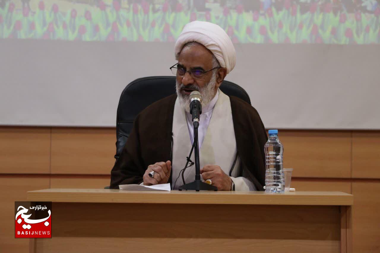 شکست اخیر جبهه استکبار کمتر از شکست در دفاع مقدس نبود/سپاه و بسیج ستون‌های استوار انقلاب اسلامی‌ هستند وهیچ قدرتی نمی‌تواند آنها را متوقف کند