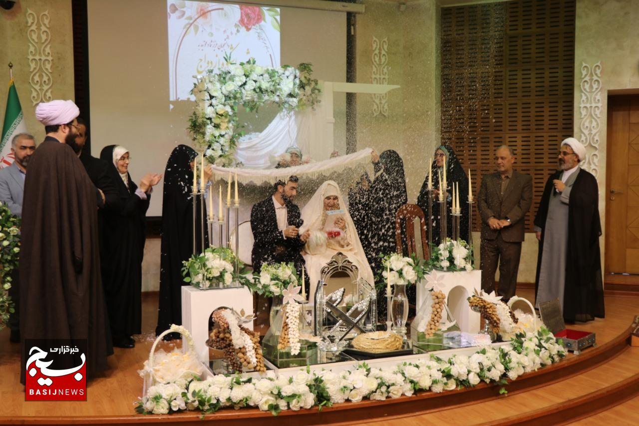 جشن ازدواج ۴۰ زوج دانشجو در دانشگاه گیلان جشن ازدواج ۴۰ زوج دانشجو در دانشگاه گیلان