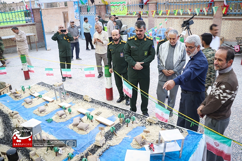بازدید فرمانده سپاه حضرت جوادالائمه(ع) شهرستان دشتستان از نمایشگاه «یادیاران» در برازجان بازدید فرمانده سپاه حضرت جوادالائمه(ع) شهرستان دشتستان از نمایشگاه «یادیاران» در برازجان