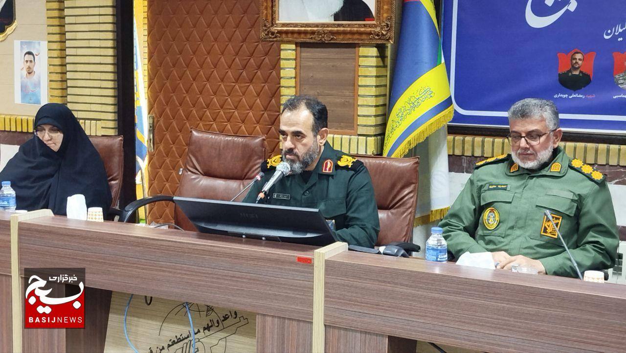 زنان در جنگ شناختی و سنگرسازی خانه نقش‌آفرین هستند