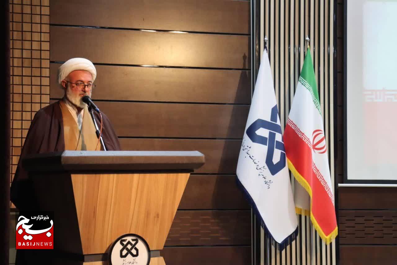 دانشجویان با حرکت علمی و کیفی می‌توانند خیر کثیر برای جامعه رقم بزنند