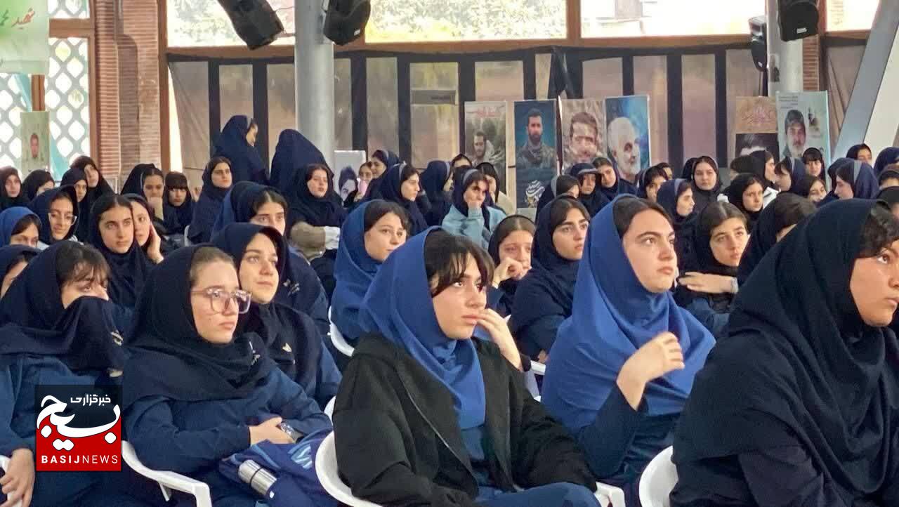 برگزاری اردوی آمادگی دفاعی دانشآموزان دختر در مزار شهدای رشت برگزاری اردوی آمادگی دفاعی دانشآموزان دختر در مزار شهدای رشت