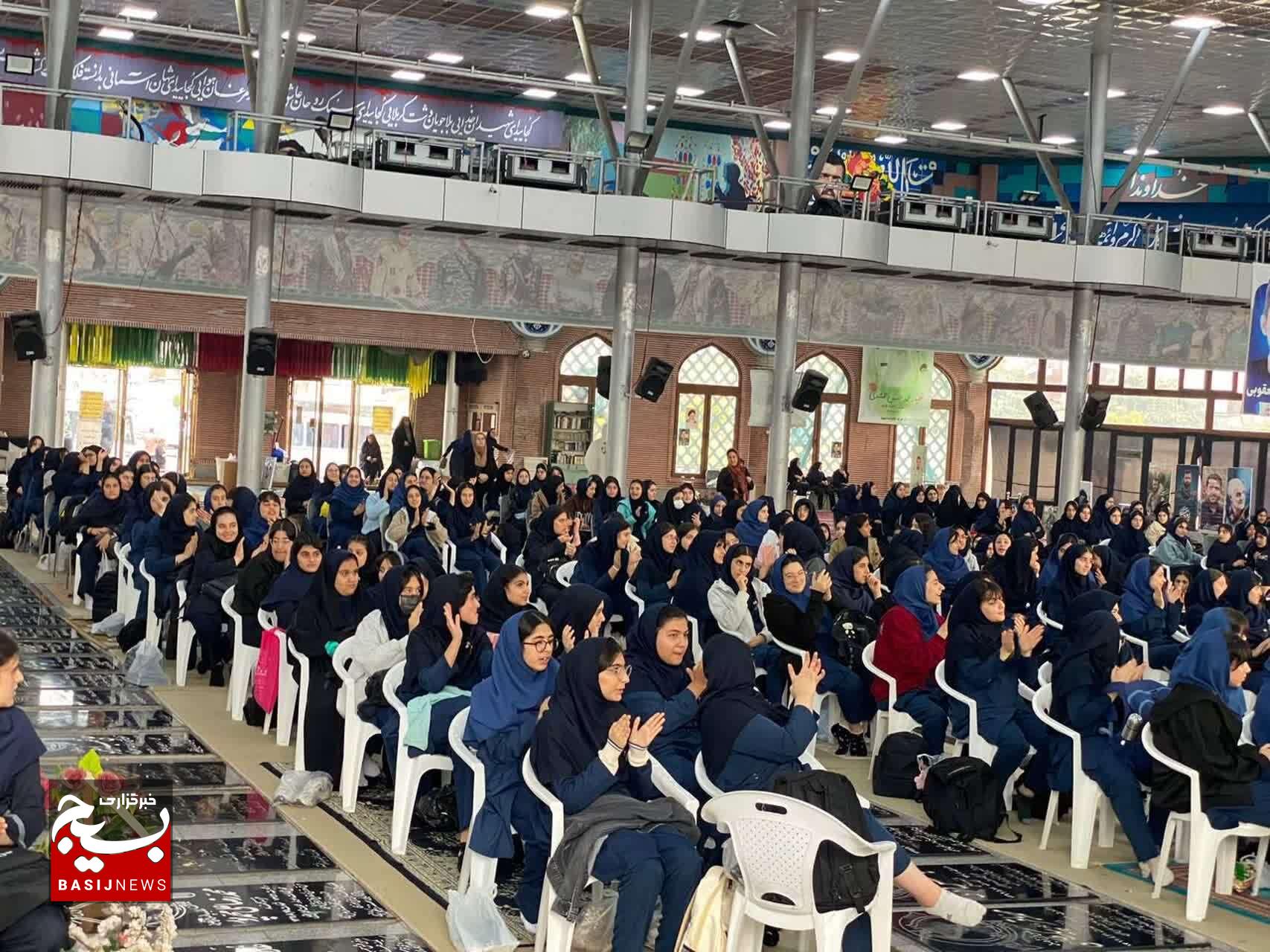 برگزاری اردوی آمادگی دفاعی دانشآموزان دختر در مزار شهدای رشت برگزاری اردوی آمادگی دفاعی دانشآموزان دختر در مزار شهدای رشت