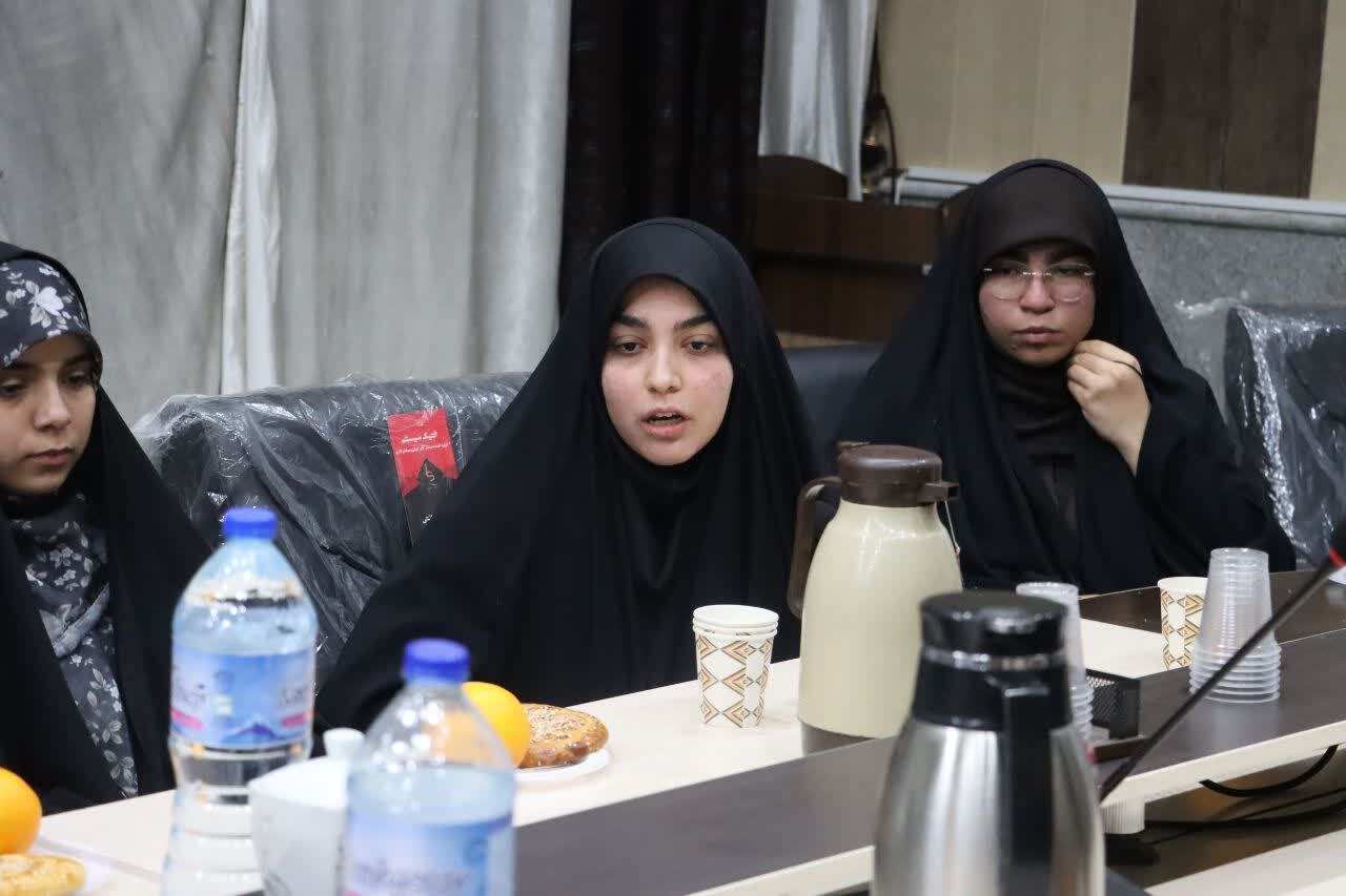 نشست دانشجویان بسیجی استان سمنان با سردار شوقانی به مناسبت روز دانشجو نشست دانشجویان بسیجی استان سمنان با سردار شوقانی به مناسبت روز دانشجو