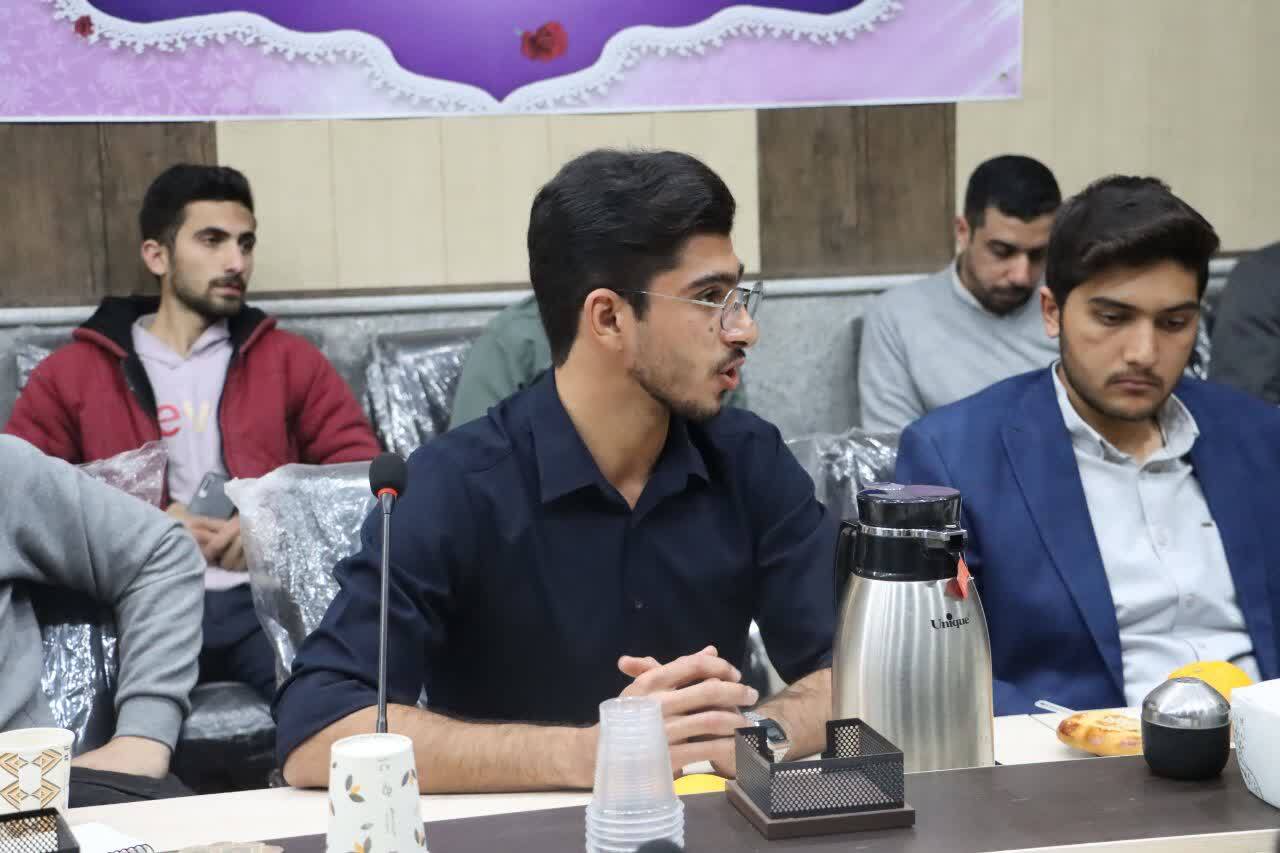 نشست دانشجویان بسیجی استان سمنان با سردار شوقانی به مناسبت روز دانشجو نشست دانشجویان بسیجی استان سمنان با سردار شوقانی به مناسبت روز دانشجو