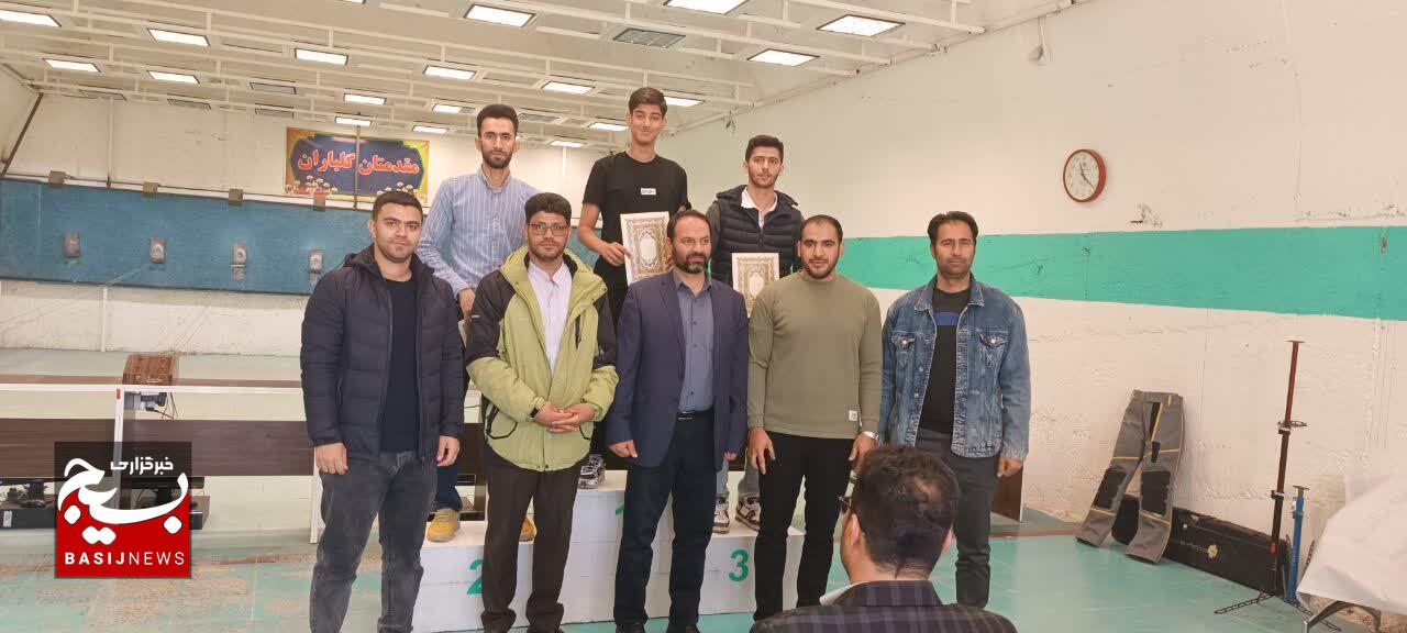 رقابت تیراندازان بسیجی لرستان با شعار «بسیج، مردم، اقتدار ملی» در هفته بسیج