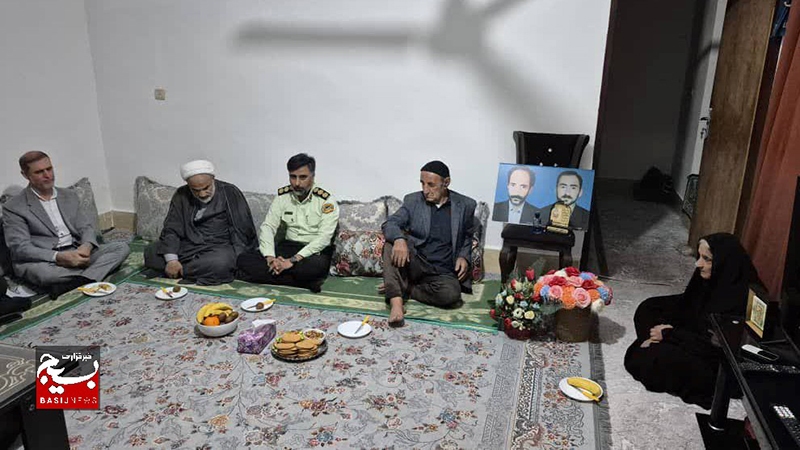 دیدار مسئولان دشتستان با خانواده شهدا و تجلیل از مقام والای مادران شهید