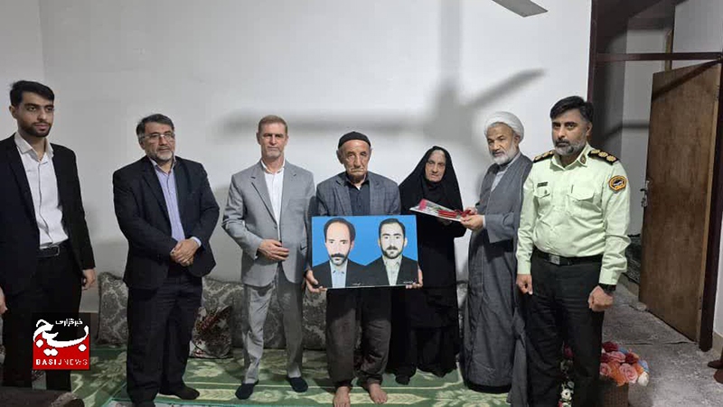 دیدار مسئولان دشتستان با خانواده شهدا و تجلیل از مقام والای مادران شهید