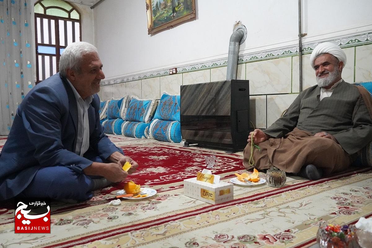 تجلیل مسئول نمایندگی ولی فقیه در سپاه فتح از جانبازان تجلیل مسئول نمایندگی ولی فقیه در سپاه فتح از جانبازان