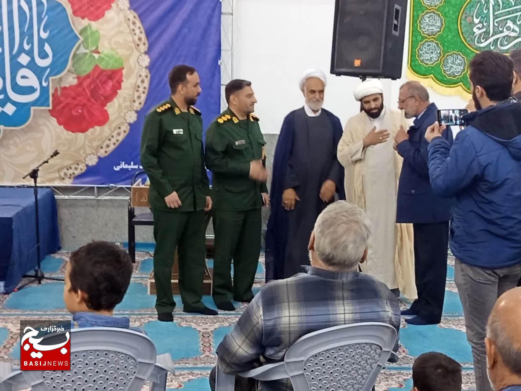 هم‌افزایی مساجد و پایگاه‌ها راهگشای مشکلات محلات است