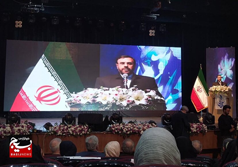 کرامت انسانی زن و مرد برابر است/ ۱۷۷ مدیر زن در فارس منصوب شدند