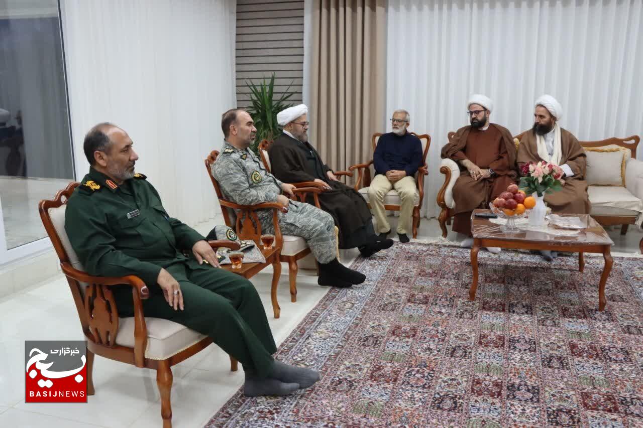 بازماندگان شهدا ادامه دهندگان راه شهدا هستند