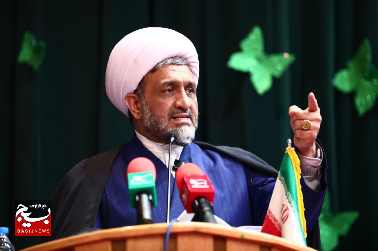 هر کشوری که می‌خواهد پیشرفت کند، ناگزیر است به جوانانش احترام بگذارد و به آنها بها دهد