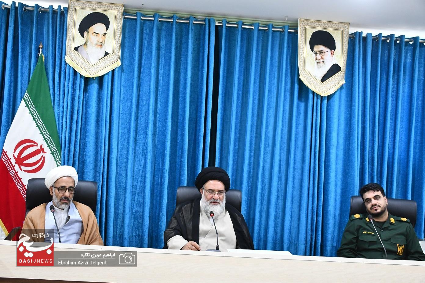 دیدار سربازان ستاد سپاه فتح با نماینده ولی فقیه در کهگیلویه و بویراحمد
