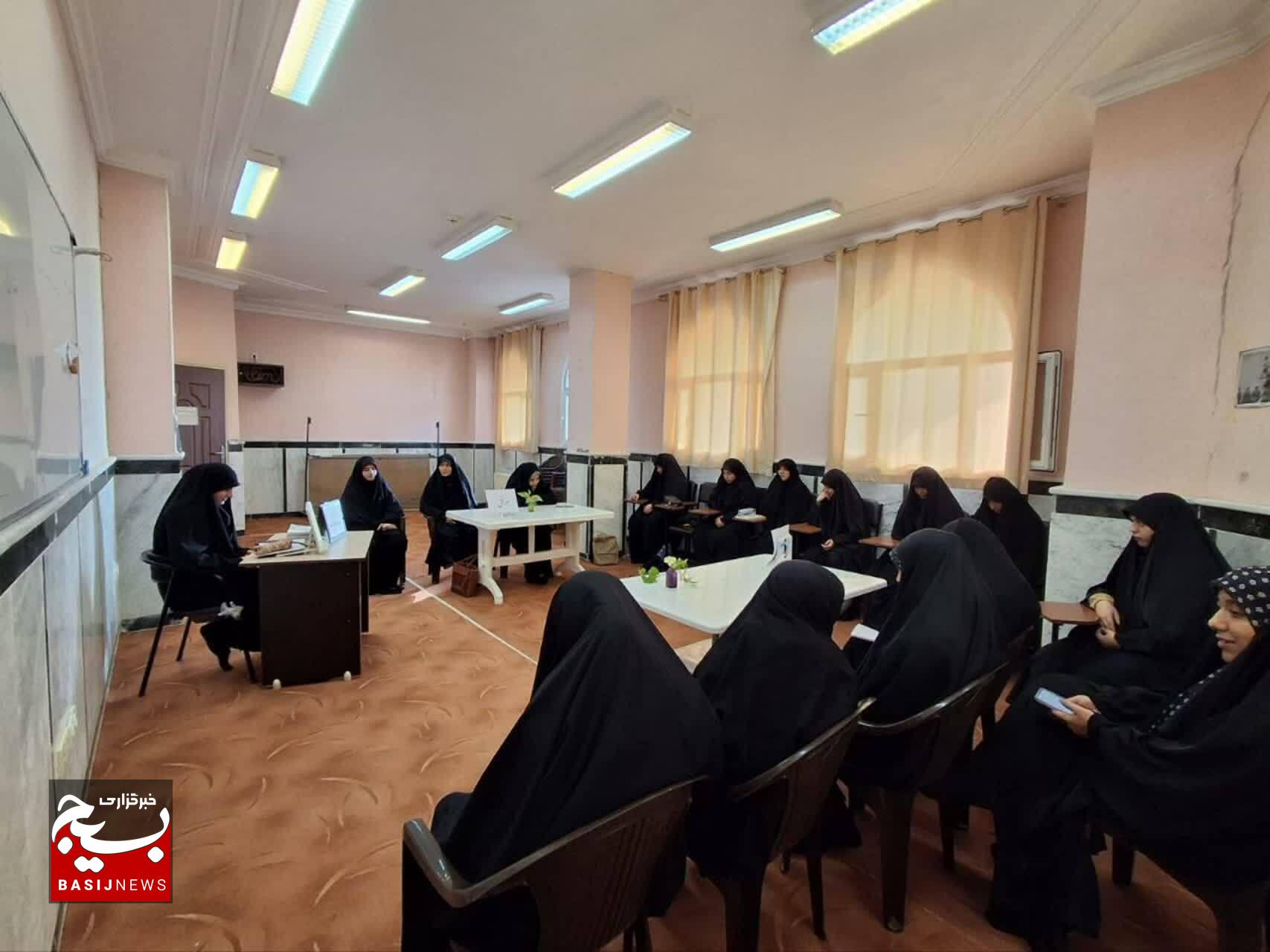تأثیر رسانه در شکل‌گیری هویت دختران؛ فقدان یا ظهور