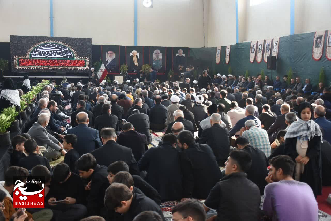 فاطمه(س)الگوی همه انسانهای مؤمن و تکلیفمدار است فاطمه(س)الگوی همه انسانهای مؤمن و تکلیفمدار است
