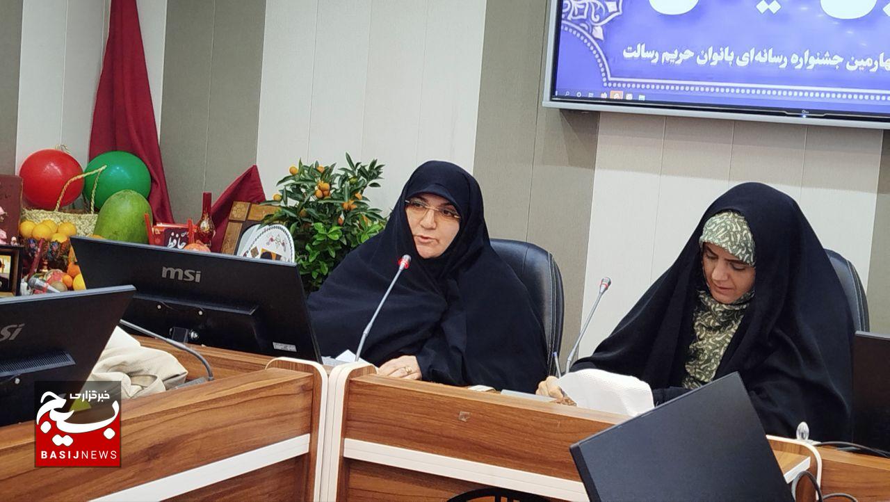 بانوی ایرانی ـ اسلامی الگوی نجابت و زن تمدنساز در خانواده و جامعه است بانوی ایرانی ـ اسلامی الگوی نجابت و زن تمدنساز در خانواده و جامعه است