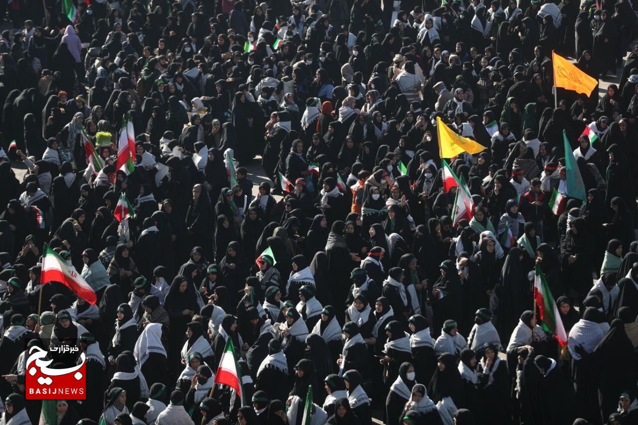 تفکر بسیجی کشور را از گزند دشمنان مصون نگه می‌دارد/ نظام جمهوری اسلامی ایران دارای قدرت مردم‌پایه است و بسیج، تجلی این قدرت محسوب می‌شود