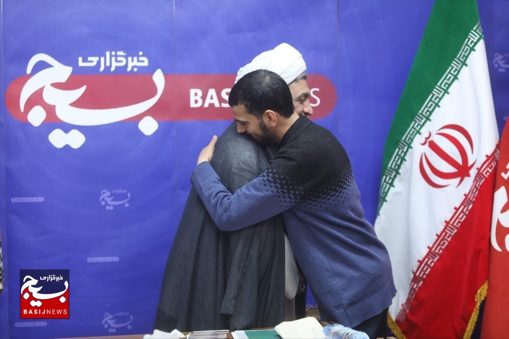 حضور حجت‌الاسلام والمسلمین رضایی در خبرگزاری بسیج و تقدیر از دست‌اندرکاران این مجموعه به سبب موفقیت در سومین رویداد جایزه ملی جوانی جمعیت