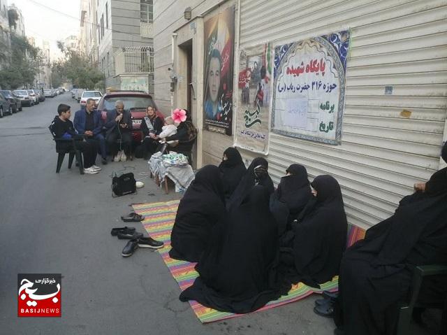 همزمان با ایام فاطمیه و هفته بسیج مراسم آبروی محله برگزار شد همزمان با ایام فاطمیه و هفته بسیج مراسم آبروی محله برگزار شد