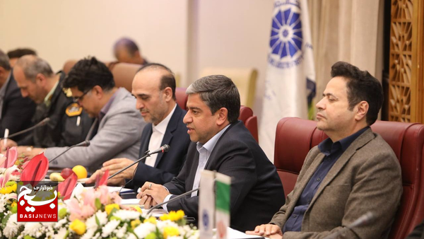۵۶ هلدینگ معتبر در مسیر ورود به اردبیل ۵۶ هلدینگ معتبر در مسیر ورود به اردبیل