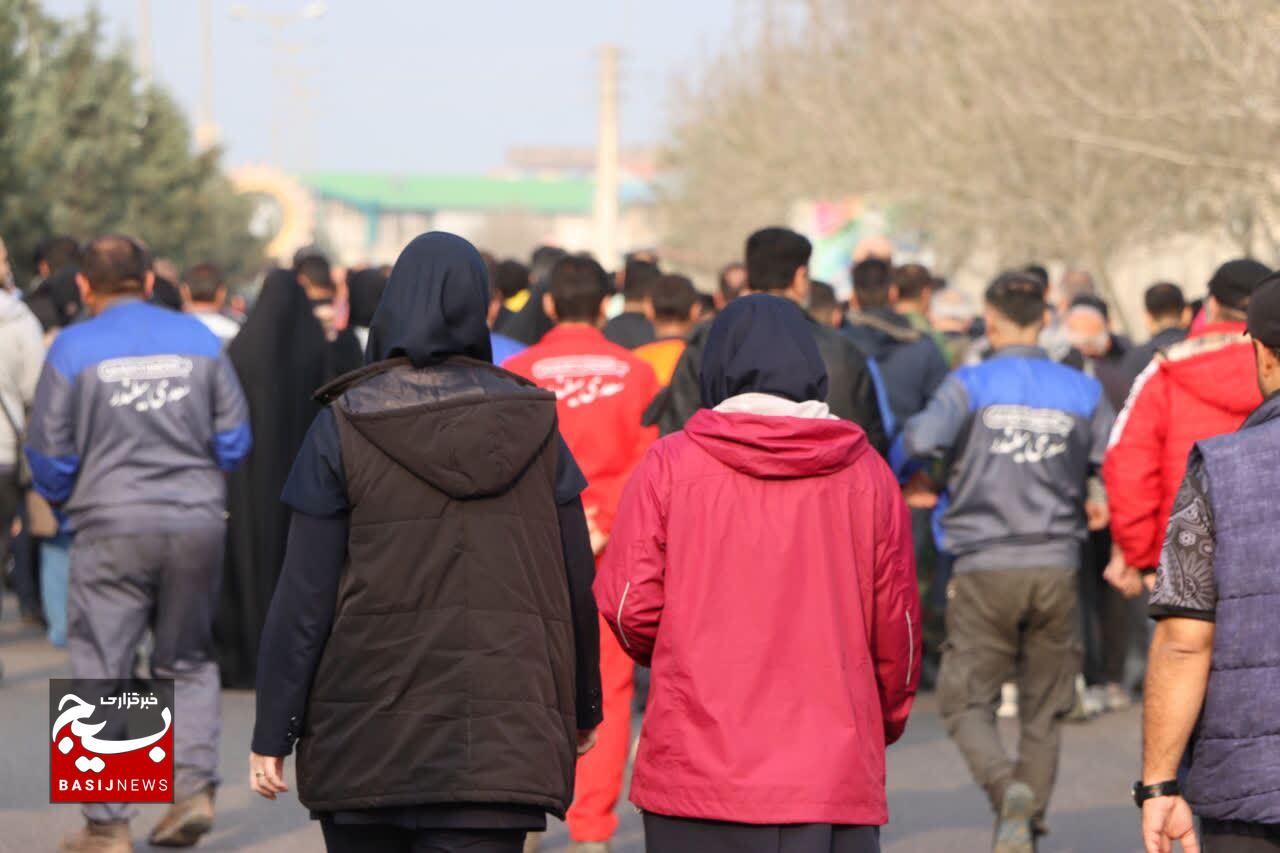 کارگران با امنیت و نشاط اجتماعی جامعهای پویا میسازند کارگران با امنیت و نشاط اجتماعی جامعهای پویا میسازند