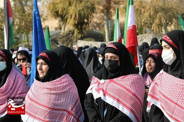 با حضور وزیر ارتباطات و فرمانده سپاه تهران بزرگ برگزار شد: با حضور وزیر ارتباطات و فرمانده سپاه تهران بزرگ برگزار شد: