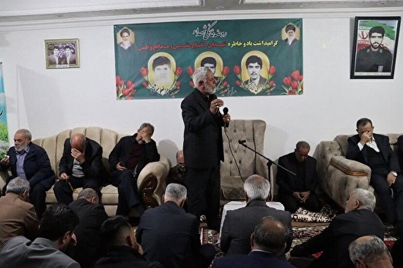 مراسم گرامیداشت یاد شهدا به مناسبت هفته بسیج توسط بسیج پیشکسوتان آذربایجان غربی