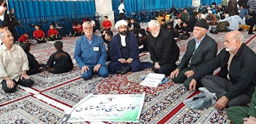 برگزاری حلقه های جهاد تبیین در نماز جمعه توسط بسیج پیشکسوتان بجنورد