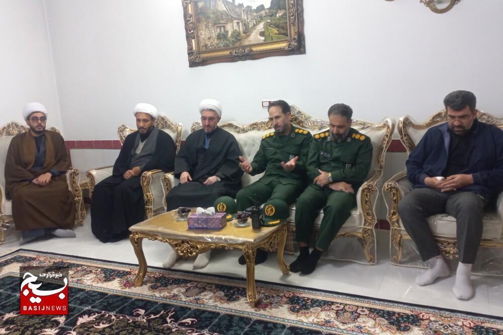 شهدا با نثار جان خود مسیر عزت و استقلال کشور را هموار کردند
