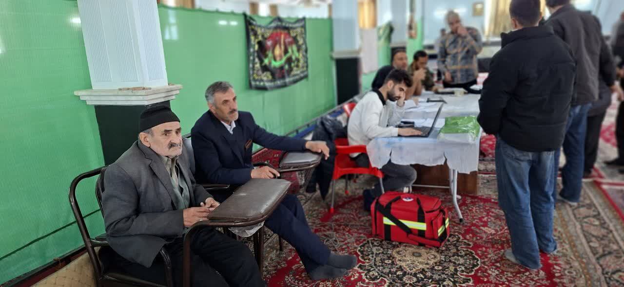 خدمات رایگان چشم‌پزشکی، مامایی و مشاوره و روانشناسی گروه جهادی در کهک 