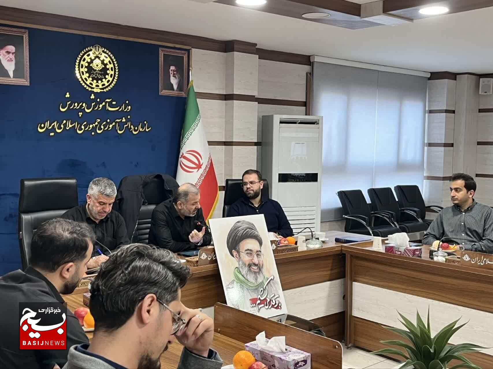 دکتر مسلمی: نوجوانان، خط‌شکنان و کنشگران اصلی میدان دفاع از انقلاب هستند