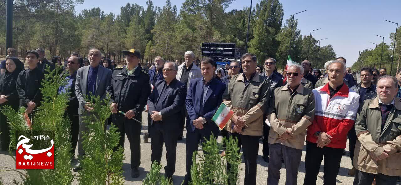 نهال امید در استان‌سمنان غرس شد//اهمیت ترویج فرهنگ درختکاری به‌عنوان یک ضرورت ملی و راهبردی است