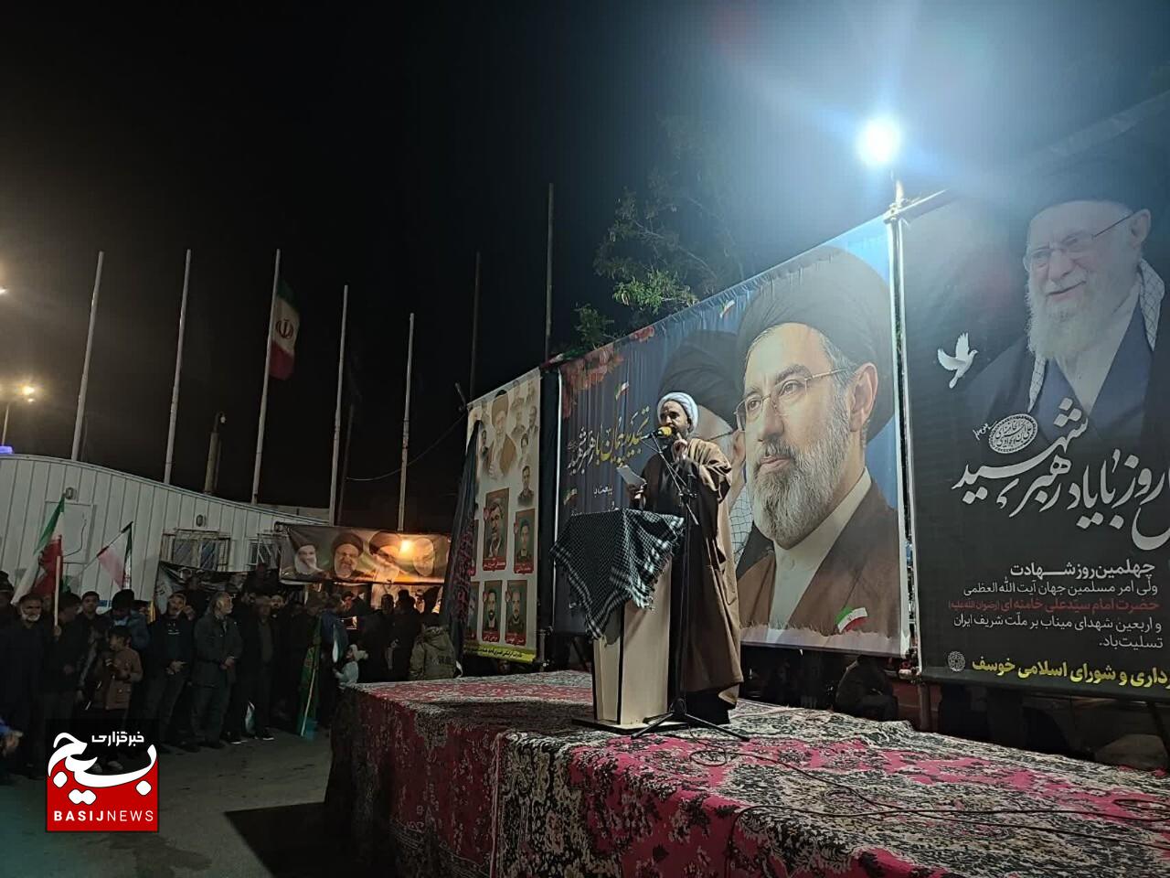 ایستادگی ملت ایران و اقتدار نیروهای مسلح جمهوری اسلامی، آمریکا را به زانو درآورد ایستادگی ملت ایران و اقتدار نیروهای مسلح جمهوری اسلامی، آمریکا را به زانو درآورد