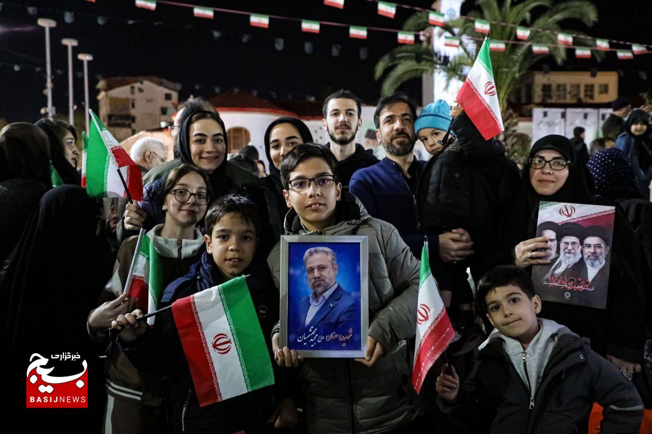 رزمندگان خیابان‌ها پرچم ایستادگی را برافراشتند