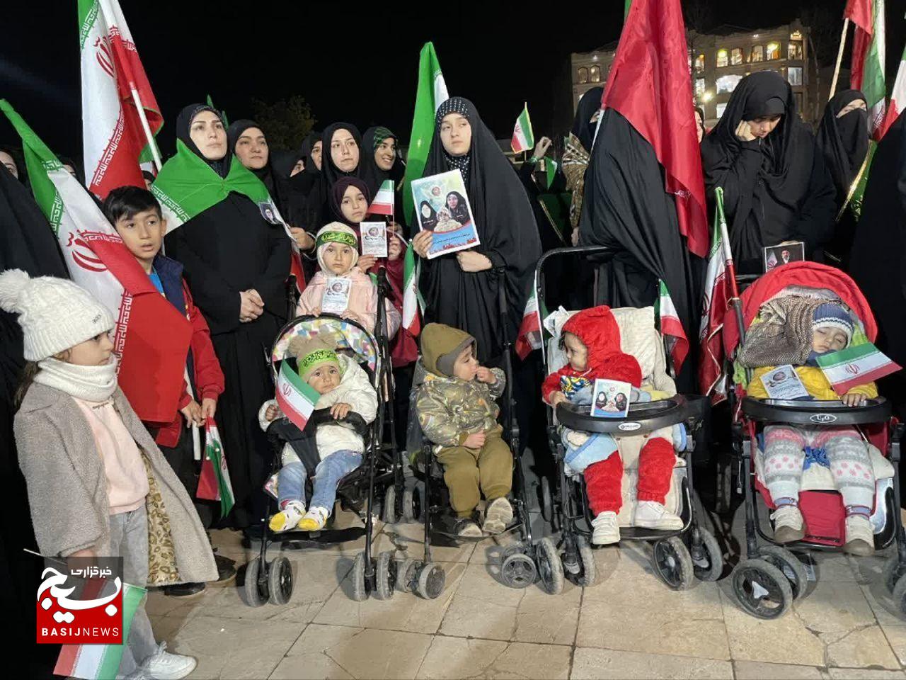 رزمندگان خیابان‌ها پرچم ایستادگی را برافراشتند