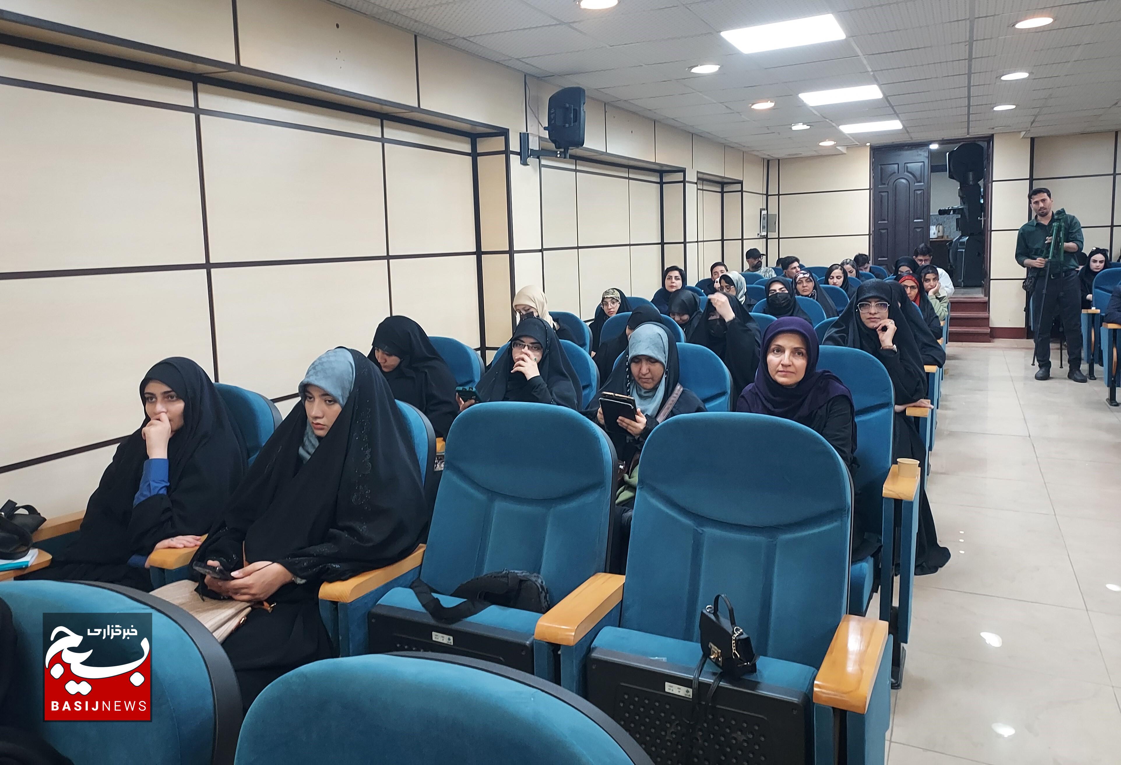 کارگاه فشرده فیلم‌سازی بسیج هنرمندان فارس با هدف پشتیبانی رسانه‌ای از جنگ برگزار شد