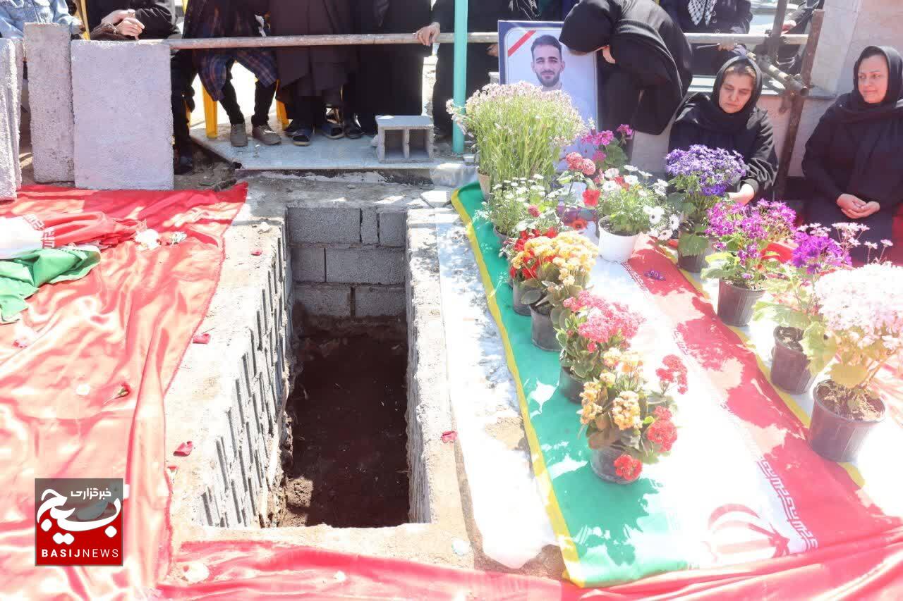 پیکر سربازشهید «مهران رئوفی دیوشلی » در روستای دیوشلی لنگرود آرام گرفت