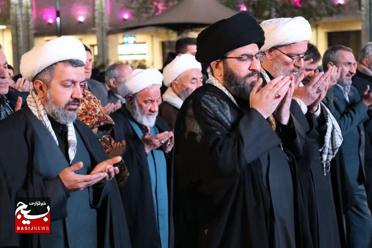 اقامه نماز استغاثه به امام زمان(عج) در زنجان برگزار شد اقامه نماز استغاثه به امام زمان(عج) در زنجان برگزار شد