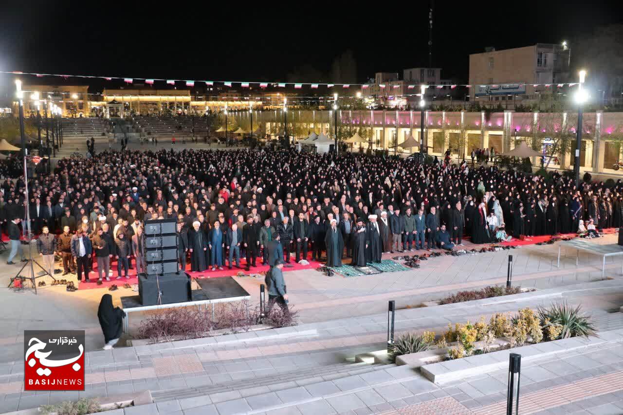 اقامه نماز استغاثه به امام زمان(عج) در زنجان برگزار شد اقامه نماز استغاثه به امام زمان(عج) در زنجان برگزار شد