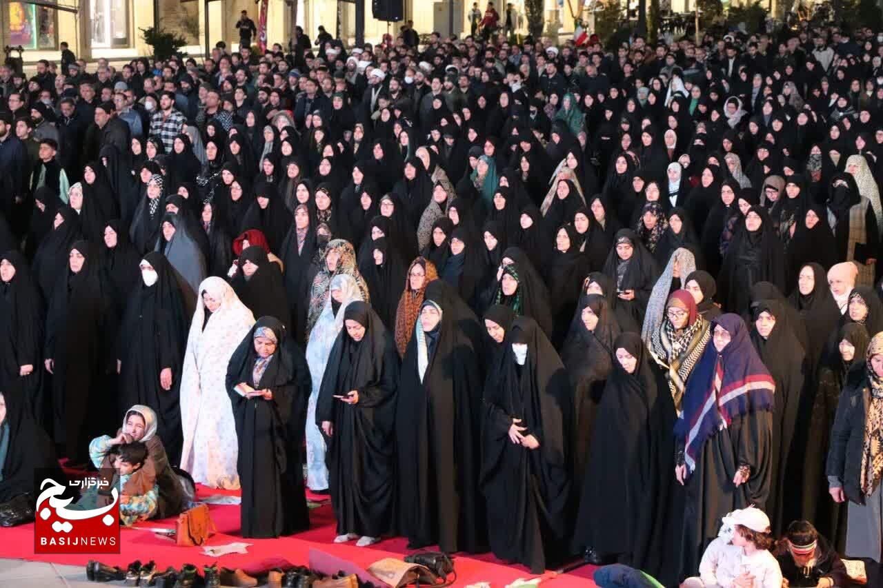 اقامه نماز استغاثه به امام زمان(عج) در زنجان برگزار شد اقامه نماز استغاثه به امام زمان(عج) در زنجان برگزار شد